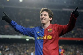 万博max网页版-德罗巴与莱万多夫斯基巅峰对决，激战40分钟胜负难料